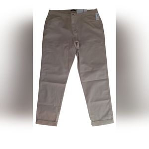 Chino pants from Reitmans